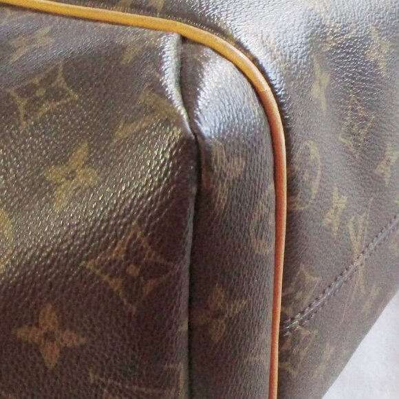 Louis Vuitton Elegant Brown Tote Bag - Picture 16 of 16